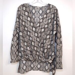 Twenty second women's Snake print top size (M)